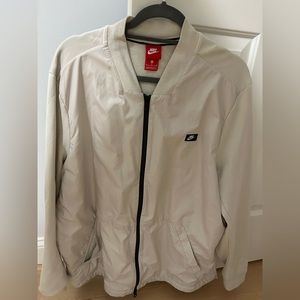 Men’s XL Nike Bomber Lightweight Jacket (never worn)